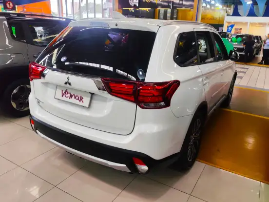 MITSUBISHI-OUTLANDER-2.0 16V GASOLINA 4P AUTOMÁTICO MITSUBISHI-OUTLANDER-2018