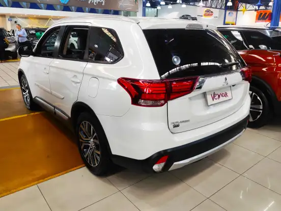 MITSUBISHI-OUTLANDER-2.0 16V GASOLINA 4P AUTOMÁTICO MITSUBISHI-OUTLANDER-2018