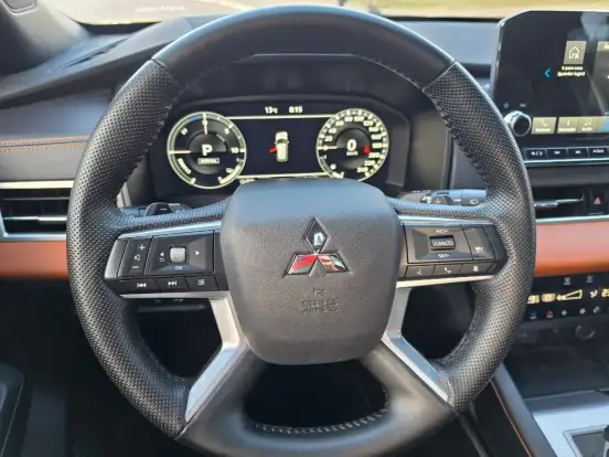 MITSUBISHI-OUTLANDER-2.4 PHEV SIGNATURE S-AWC DHT MITSUBISHI-OUTLANDER-2025