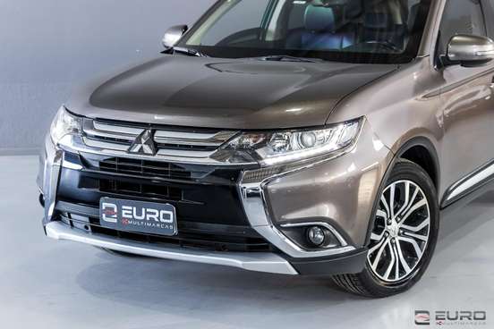 MITSUBISHI-OUTLANDER-2015