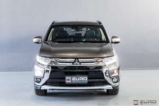 MITSUBISHI-OUTLANDER-2015