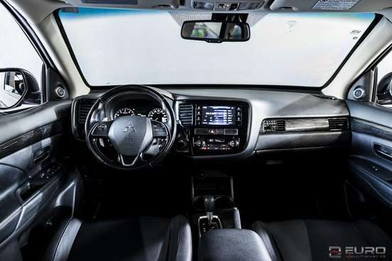MITSUBISHI-OUTLANDER-2015