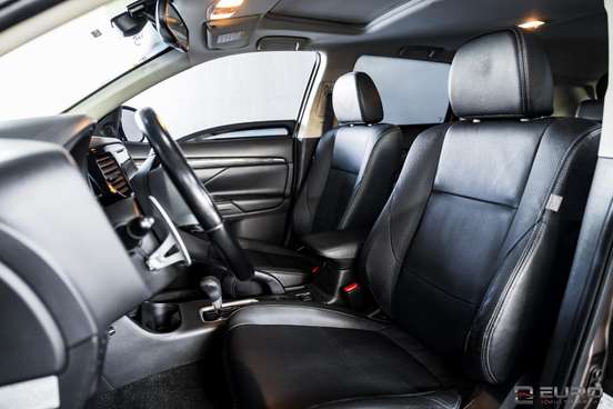 MITSUBISHI-OUTLANDER-2015
