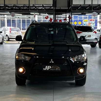 MITSUBISHI-OUTLANDER-2011