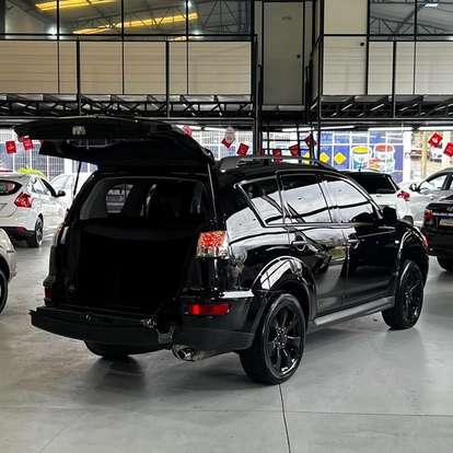 MITSUBISHI-OUTLANDER-2011
