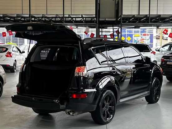 MITSUBISHI-OUTLANDER-2.0 16V GASOLINA 4P AUTOMÁTICO MITSUBISHI-OUTLANDER-2011