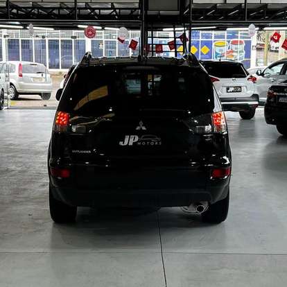 MITSUBISHI-OUTLANDER-2011