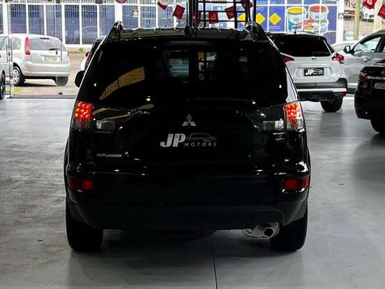 MITSUBISHI-OUTLANDER-2.0 16V GASOLINA 4P AUTOMÁTICO MITSUBISHI-OUTLANDER-2011