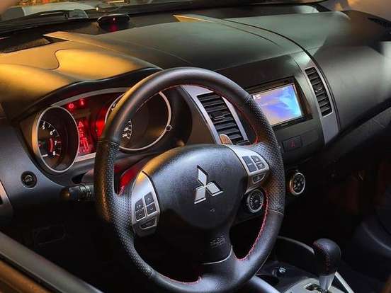 MITSUBISHI-OUTLANDER-2.0 16V GASOLINA 4P AUTOMÁTICO MITSUBISHI-OUTLANDER-2011