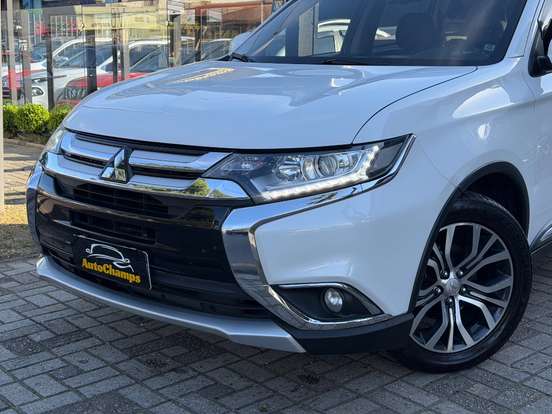 MITSUBISHI-OUTLANDER-2015