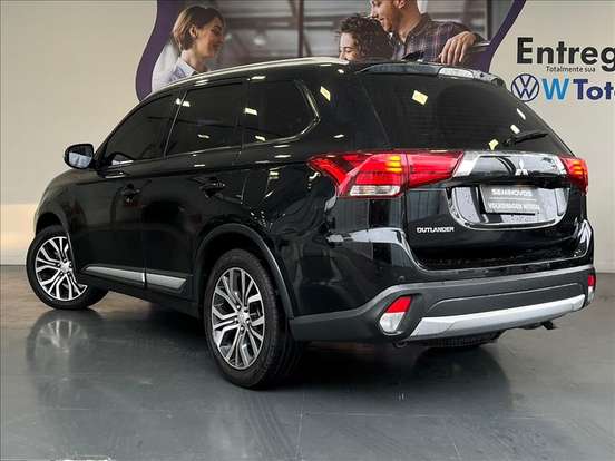 MITSUBISHI-OUTLANDER-2.0 COMFORT 16V GASOLINA 4P AUTOMÁTICO MITSUBISHI-OUTLANDER-2017