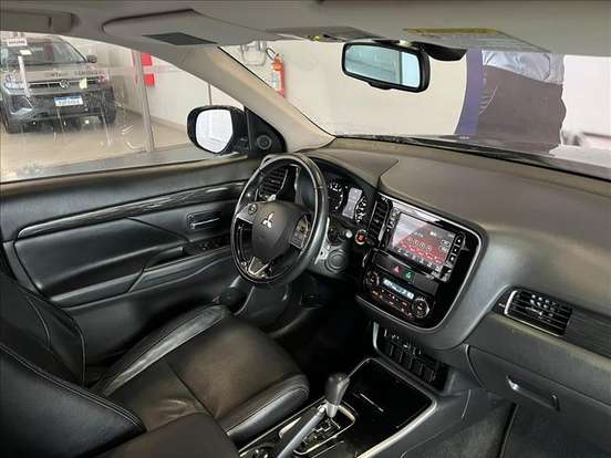 MITSUBISHI-OUTLANDER-2.0 COMFORT 16V GASOLINA 4P AUTOMÁTICO MITSUBISHI-OUTLANDER-2017