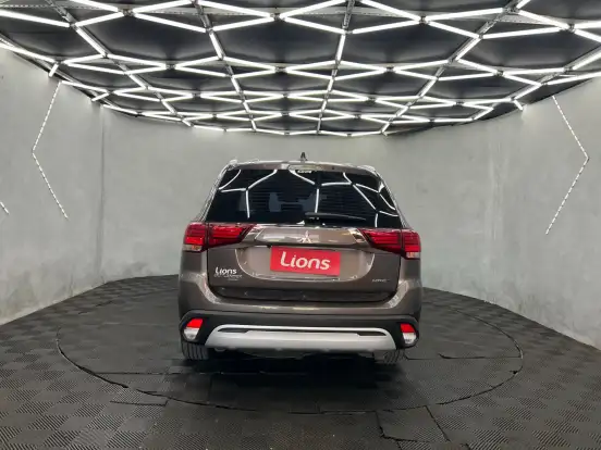 MITSUBISHI-OUTLANDER-3.0 MIVEC V6 GASOLINA HPE-S AWD AUTOMÁTICO MITSUBISHI-OUTLANDER-2019
