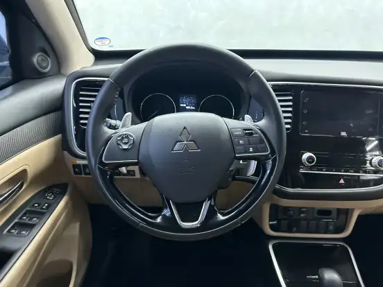 MITSUBISHI-OUTLANDER-2019