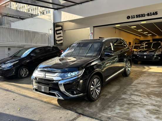 MITSUBISHI-OUTLANDER-2020