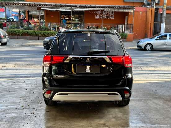 MITSUBISHI-OUTLANDER-3.0 MIVEC V6 GASOLINA HPE-S AWD AUTOMÁTICO MITSUBISHI-OUTLANDER-2020
