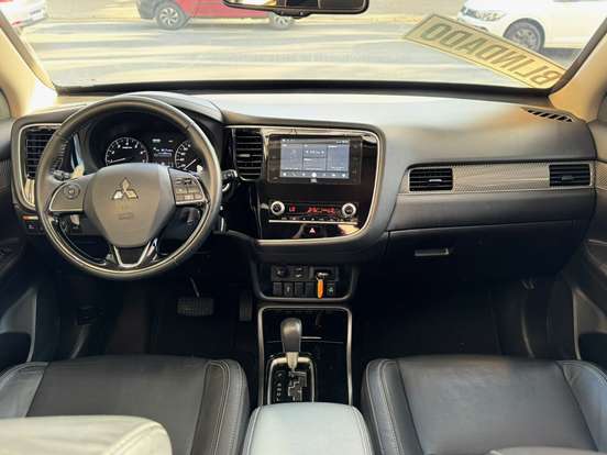 MITSUBISHI-OUTLANDER-3.0 MIVEC V6 GASOLINA HPE-S AWD AUTOMÁTICO MITSUBISHI-OUTLANDER-2020