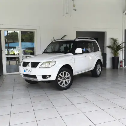 MITSUBISHI PAJERO TR4 2.0 4X2 16V 140CV FLEX 4P MANUAL MITSUBISHI PAJERO TR4 2.0 4X2 16V 140CV FLEX 4P MANUAL