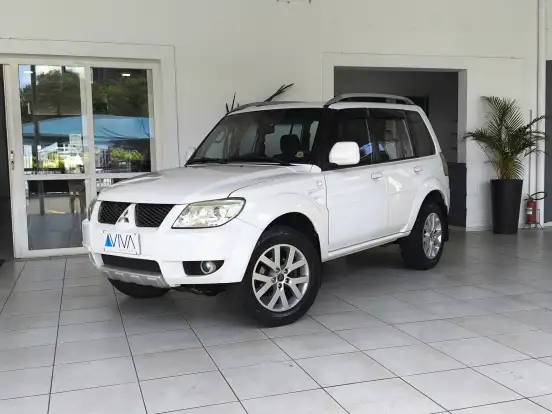 MITSUBISHI-PAJERO TR4-2.0 4X2 16V 140CV FLEX 4P MANUAL MITSUBISHI-PAJERO TR4-2012