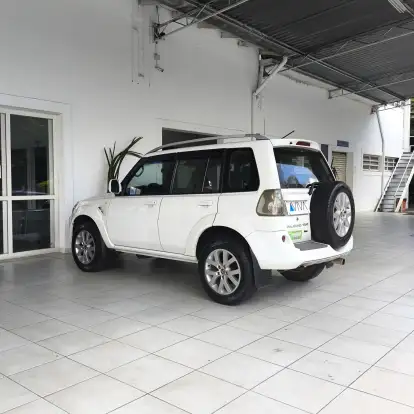 MITSUBISHI-PAJERO TR4-2012