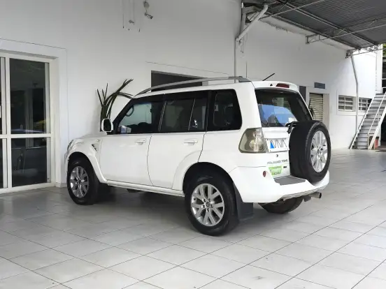 MITSUBISHI-PAJERO TR4-2.0 4X2 16V 140CV FLEX 4P MANUAL MITSUBISHI-PAJERO TR4-2012