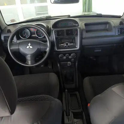 MITSUBISHI-PAJERO TR4-2012