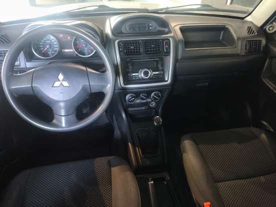 MITSUBISHI-PAJERO TR4-2.0 4X2 16V 140CV FLEX 4P MANUAL MITSUBISHI-PAJERO TR4-2011