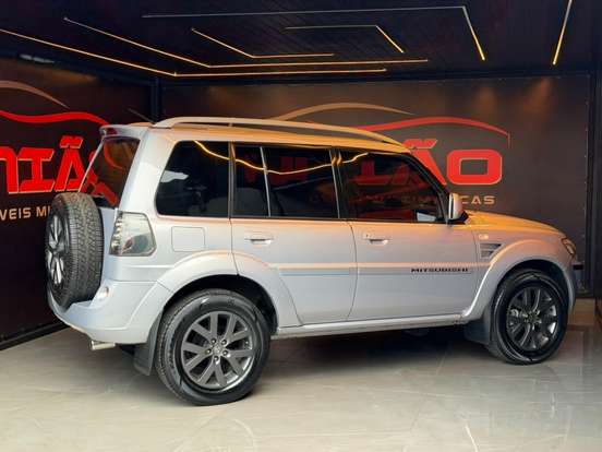 MITSUBISHI-PAJERO TR4-2.0 4X2 16V 140CV FLEX 4P MANUAL MITSUBISHI-PAJERO TR4-2011