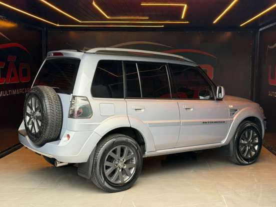 MITSUBISHI-PAJERO TR4-2.0 4X2 16V 140CV FLEX 4P MANUAL MITSUBISHI-PAJERO TR4-2011