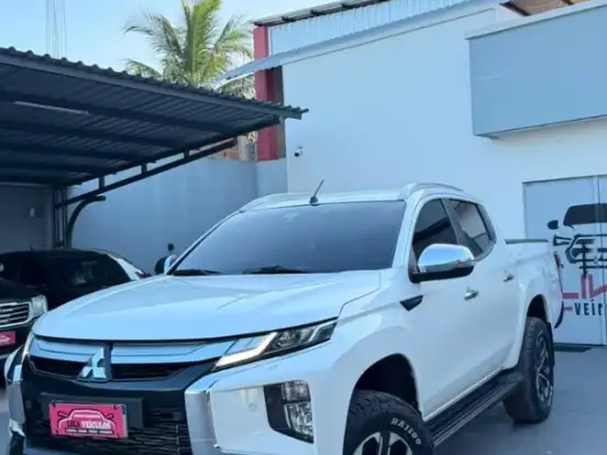 MITSUBISHI-TRITON-2.4 BITURBO DIESEL CD GLS 4X4 AUTOMÁTICO MITSUBISHI-TRITON-2024