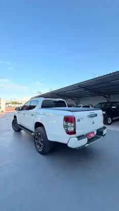 MITSUBISHI-TRITON-2.4 BITURBO DIESEL CD GLS 4X4 AUTOMÁTICO MITSUBISHI-TRITON-2024