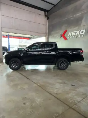 MITSUBISHI-TRITON-2.4 BITURBO DIESEL CD HPE 4X4 AUTOMÁTICO MITSUBISHI-TRITON-2024
