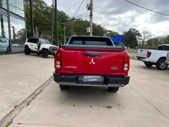 MITSUBISHI-TRITON-2025