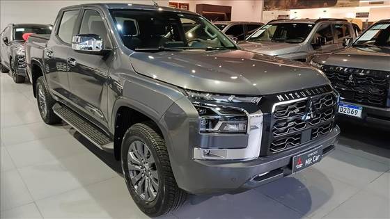 MITSUBISHI TRITON 2.4 BITURBO DIESEL CD HPE-S 4X4 AUTOMÁTICO