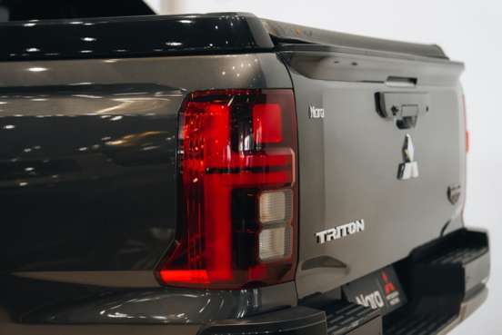 MITSUBISHI-TRITON-2025