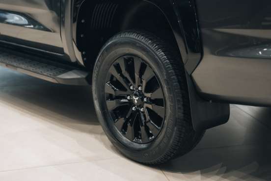 MITSUBISHI-TRITON-2025