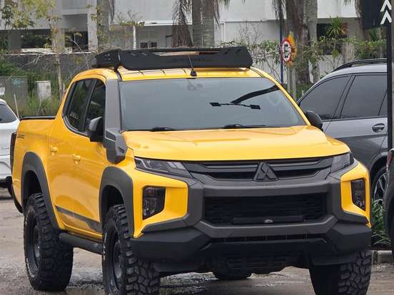 MITSUBISHI-L200 TRITON-2.4 16V TURBO DIESEL SPORT SAVANA CD 4P 4X4 AUTOMÁTICO MITSUBISHI-L200 TRITON-2024
