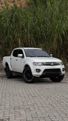MITSUBISHI L200 TRITON 3.2 HPE 4X4 CD 16V TURBO INTERCOOLER DIESEL 4P AUTOMÁTICO