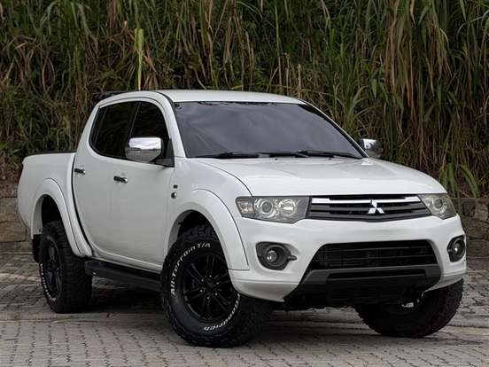 MITSUBISHI-L200 TRITON-3.2 HPE 4X4 CD 16V TURBO INTERCOOLER DIESEL 4P AUTOMÁTICO MITSUBISHI-L200 TRITON-2015