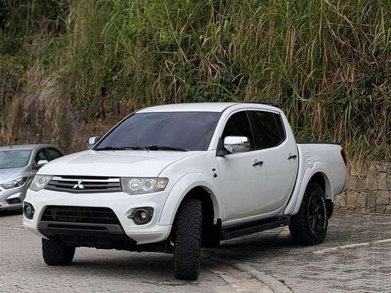 MITSUBISHI-L200 TRITON-3.2 HPE 4X4 CD 16V TURBO INTERCOOLER DIESEL 4P AUTOMÁTICO MITSUBISHI-L200 TRITON-2015
