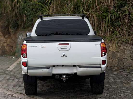 MITSUBISHI-L200 TRITON-3.2 HPE 4X4 CD 16V TURBO INTERCOOLER DIESEL 4P AUTOMÁTICO MITSUBISHI-L200 TRITON-2015