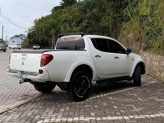 MITSUBISHI-L200 TRITON-3.2 HPE 4X4 CD 16V TURBO INTERCOOLER DIESEL 4P AUTOMÁTICO MITSUBISHI-L200 TRITON-2015