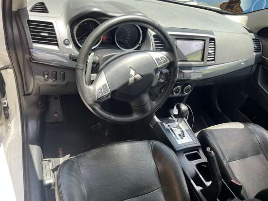 MITSUBISHI-LANCER-2.0 16V GASOLINA 4P AUTOMÁTICO MITSUBISHI-LANCER-2013