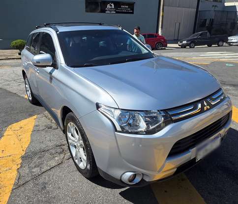 MITSUBISHI-OUTLANDER-2015