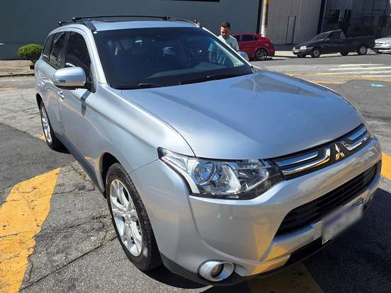 MITSUBISHI-OUTLANDER-2.0 16V GASOLINA 4P AUTOMÁTICO MITSUBISHI-OUTLANDER-2015