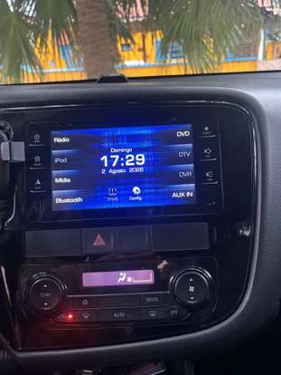 MITSUBISHI-OUTLANDER-2015