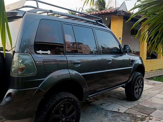 MITSUBISHI-PAJERO TR4-2.0 4X4 16V 140CV FLEX 4P AUTOMÁTICO MITSUBISHI-PAJERO TR4-2011