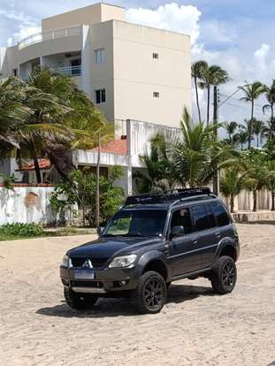 MITSUBISHI-PAJERO TR4-2011