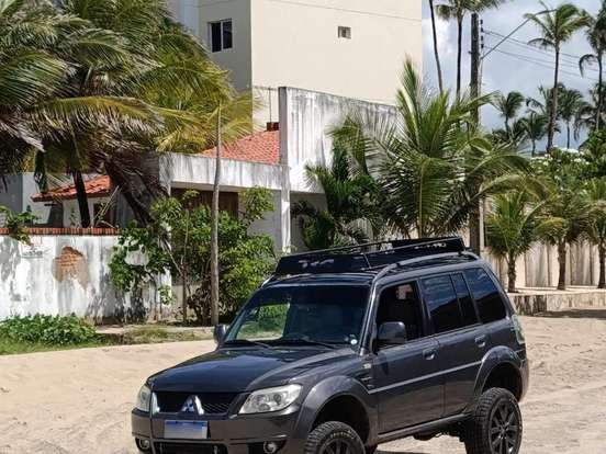 MITSUBISHI-PAJERO TR4-2.0 4X4 16V 140CV FLEX 4P AUTOMÁTICO MITSUBISHI-PAJERO TR4-2011