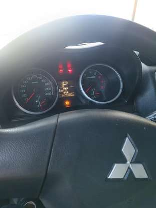 MITSUBISHI-PAJERO TR4-2011